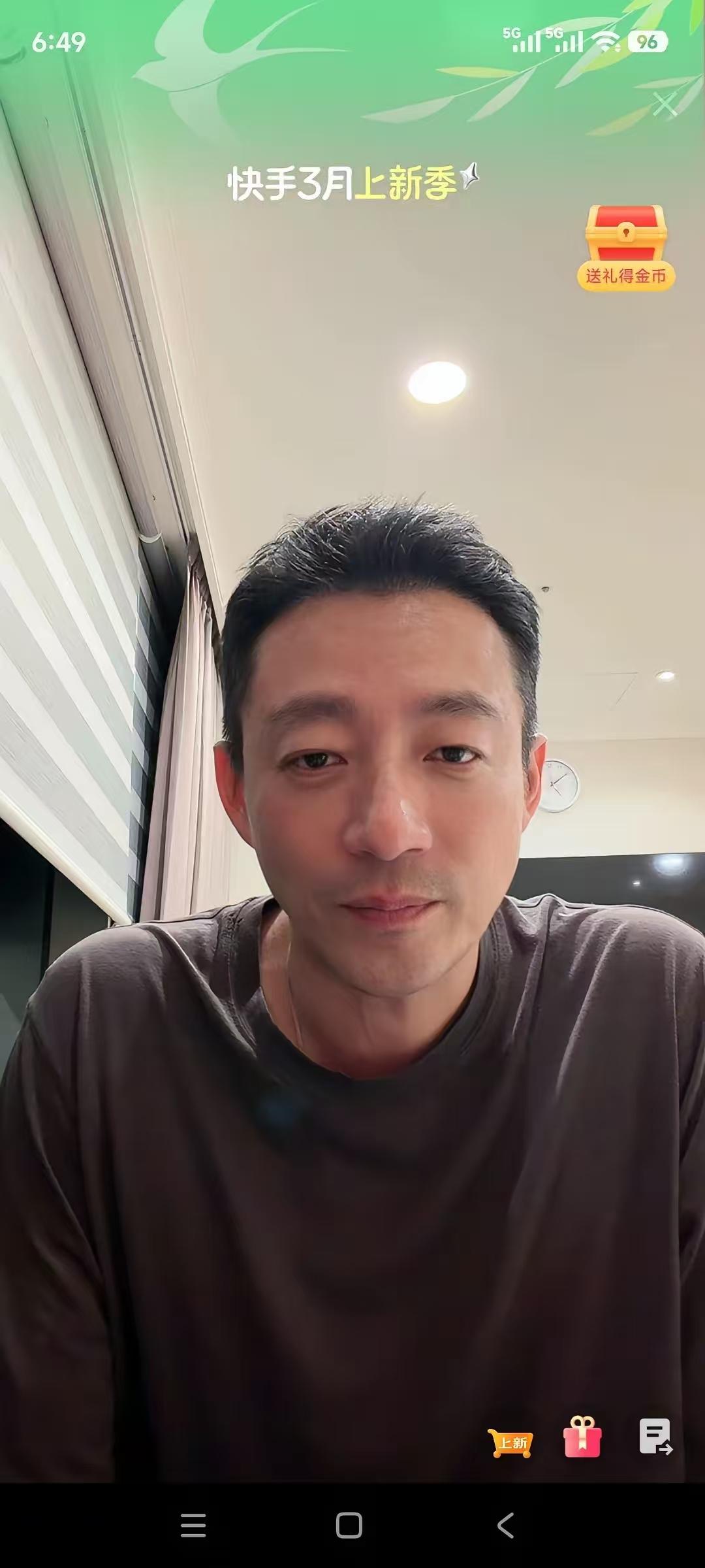 小菲直播时，有黑粉就说他是渣男。这渣男是阴坏，那个恶毒母亲是阳坏。两个都是大坏蛋