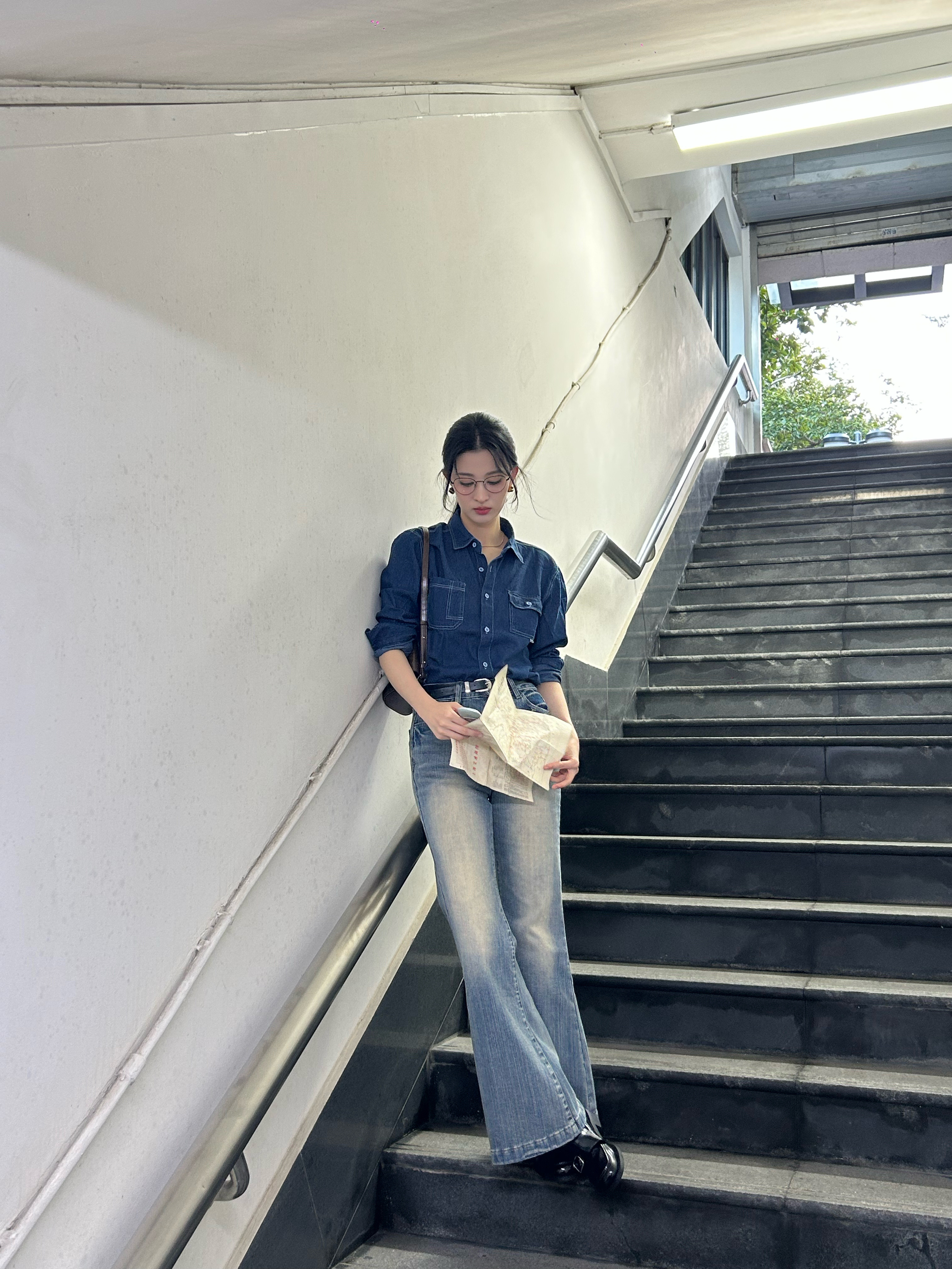 姐姐的美貌是持续散发香味的！上次是明艳大美女，这次是清冷高智感！王楚然这副眼镜简