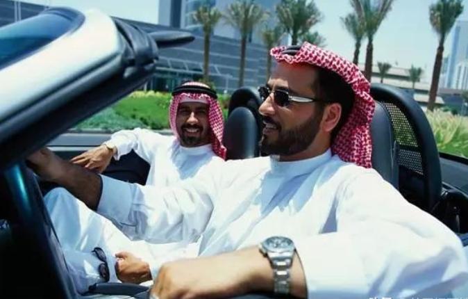 为什么沙特富得流油，却从没有国家去打沙特的主意呢？原因很简单，沙特太有钱了！ 