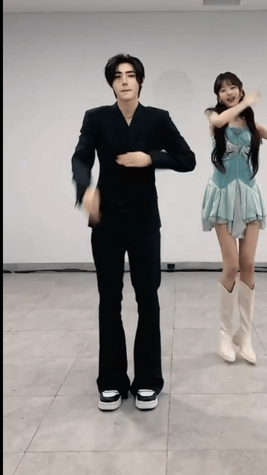 谁扭的更像面条