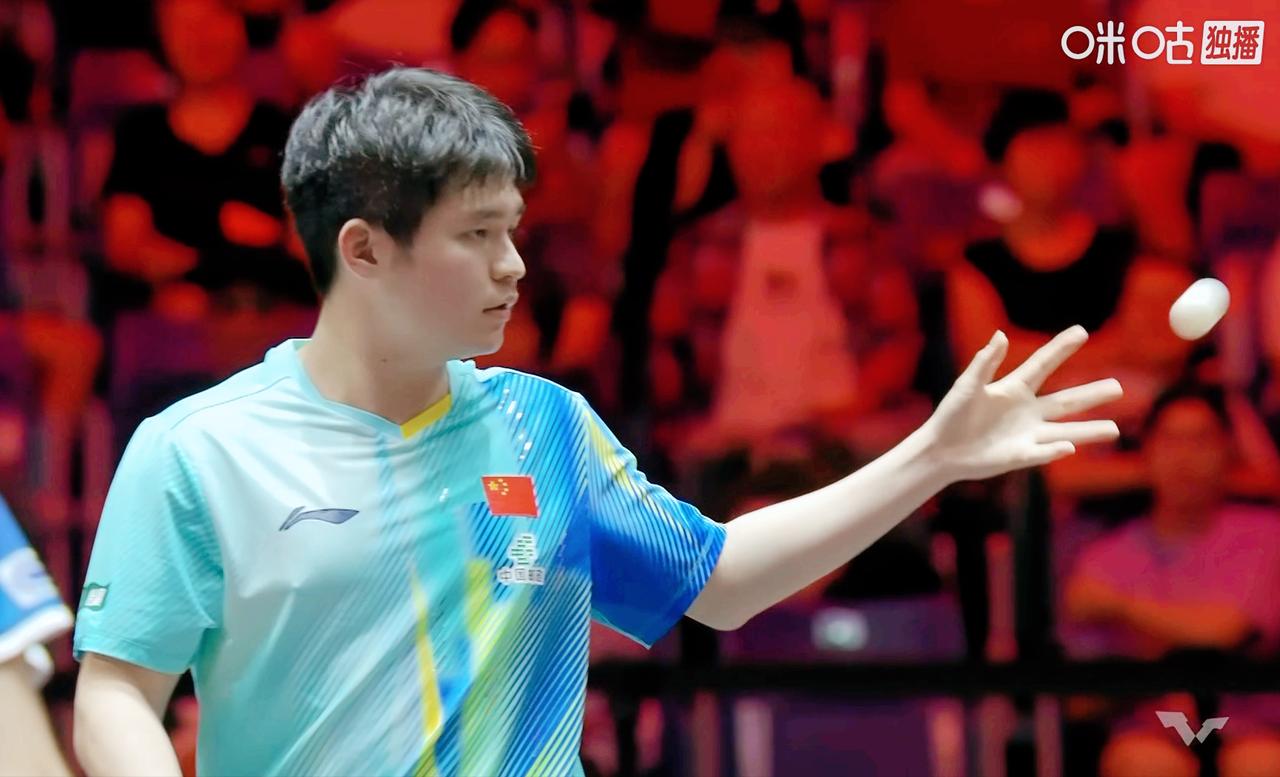 林诗栋3:1战胜世界冠军，侯英超却一针见血说出林诗栋弱点！这场球林诗栋占据绝
