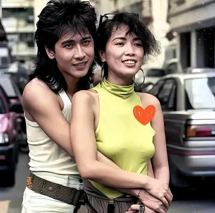 1981年，齐秦和亲姐齐豫