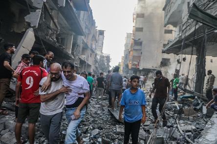 当下的以色列，正有前所未有数量的犹太人，拼了命地往外逃，他们的目的地，大多指向了