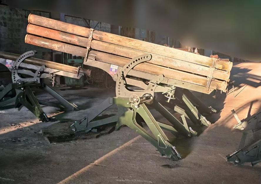 真是太残暴了，俄军拿单管122毫米火箭炮狙击乌军步兵。俄军实在太狡猾了，多管火箭