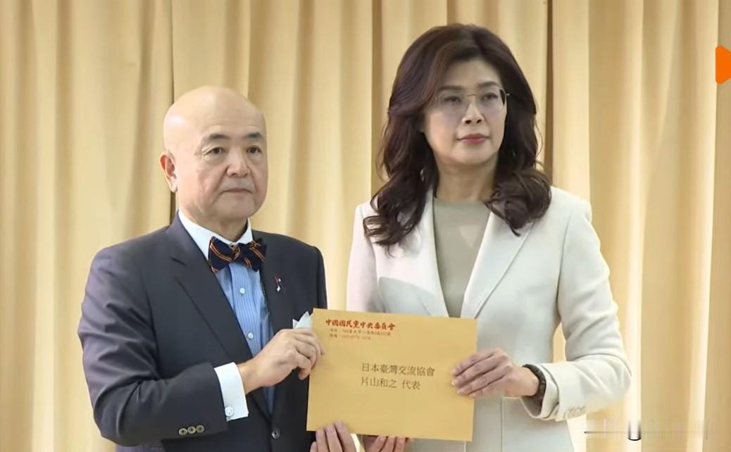 郑丽文关心熊本地震亲赴日本驻台协会捐款针对日本熊本发生地震，国民党主席郑丽