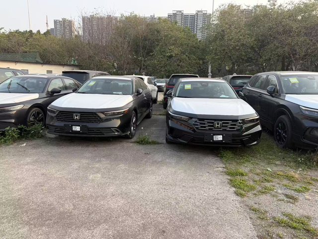 11.5代雅阁真比老款香吗十一代半雅阁上市了，在2025年十一代雅阁基础的小改