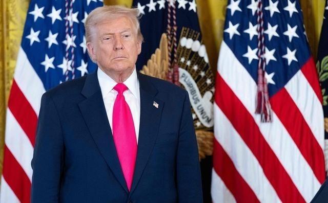 特朗普会成为下一个希特勒吗？其实，答案很明确：不可能，这俩根本不是一个路子，放一