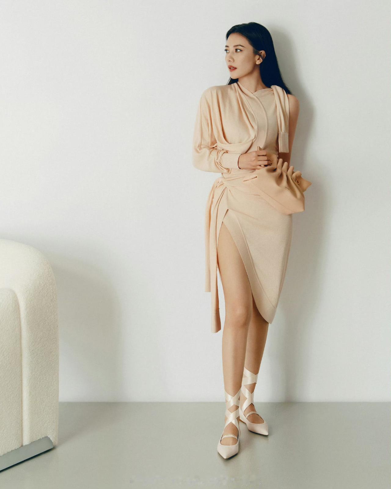 温柔不失力量，简约不失时尚！女神太美了