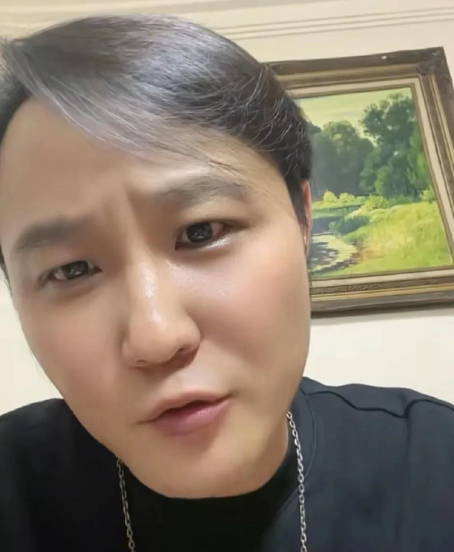 闫云达又有新活了，盘桃，盘黄桃儿。视频里他强调，自己绝对不会屈服，讲讲自己的真实