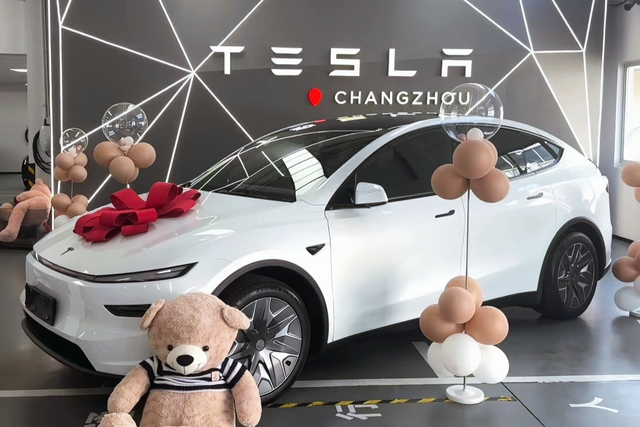 特斯拉YL十月前提车批次公布，或迎涨价！刚刚收到特斯拉客服的确认消息，心里一块