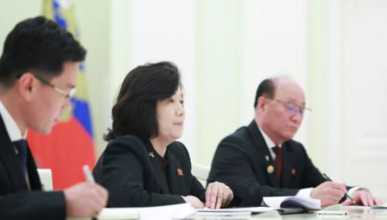 约1.4万人被派上战场，乌方却称已有7000多人伤亡。外界以为朝鲜该收手了，崔善