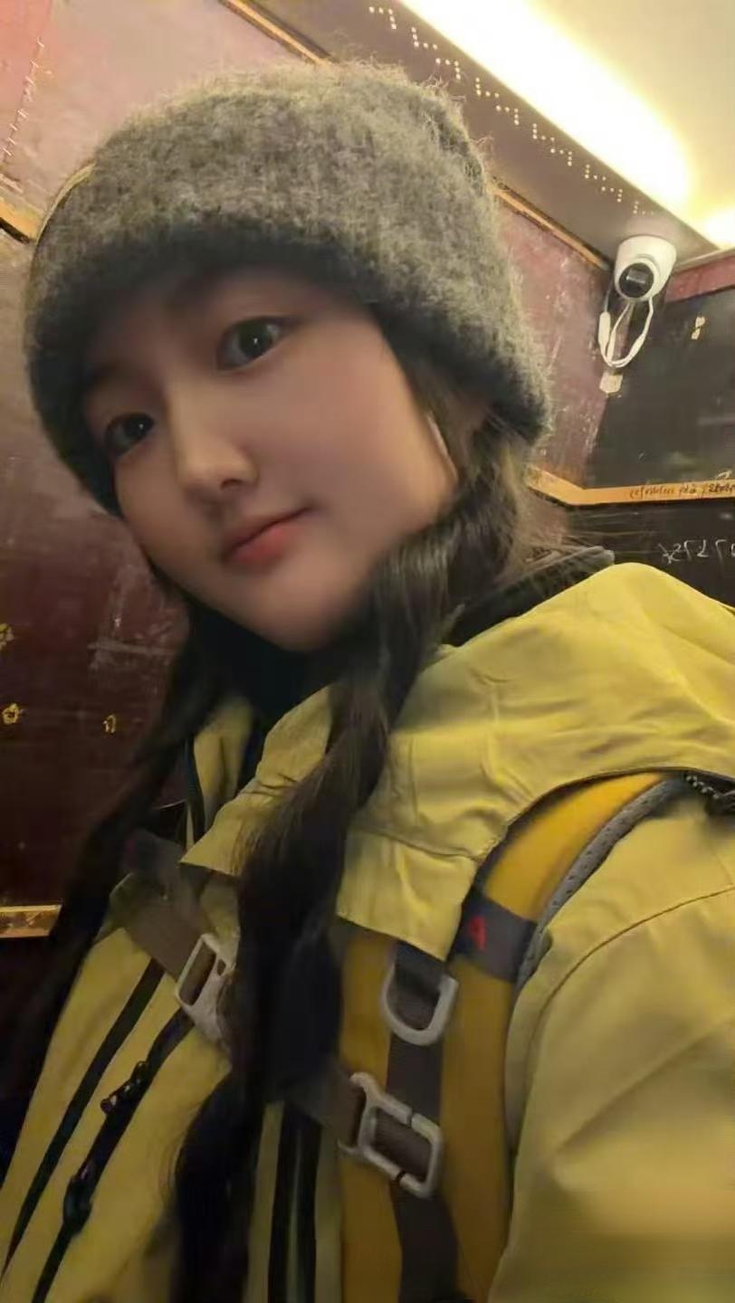 最近有个让人揪心的热点事件，五个人一起去穿越“小鳌太线”，结果只有一个人安全下山