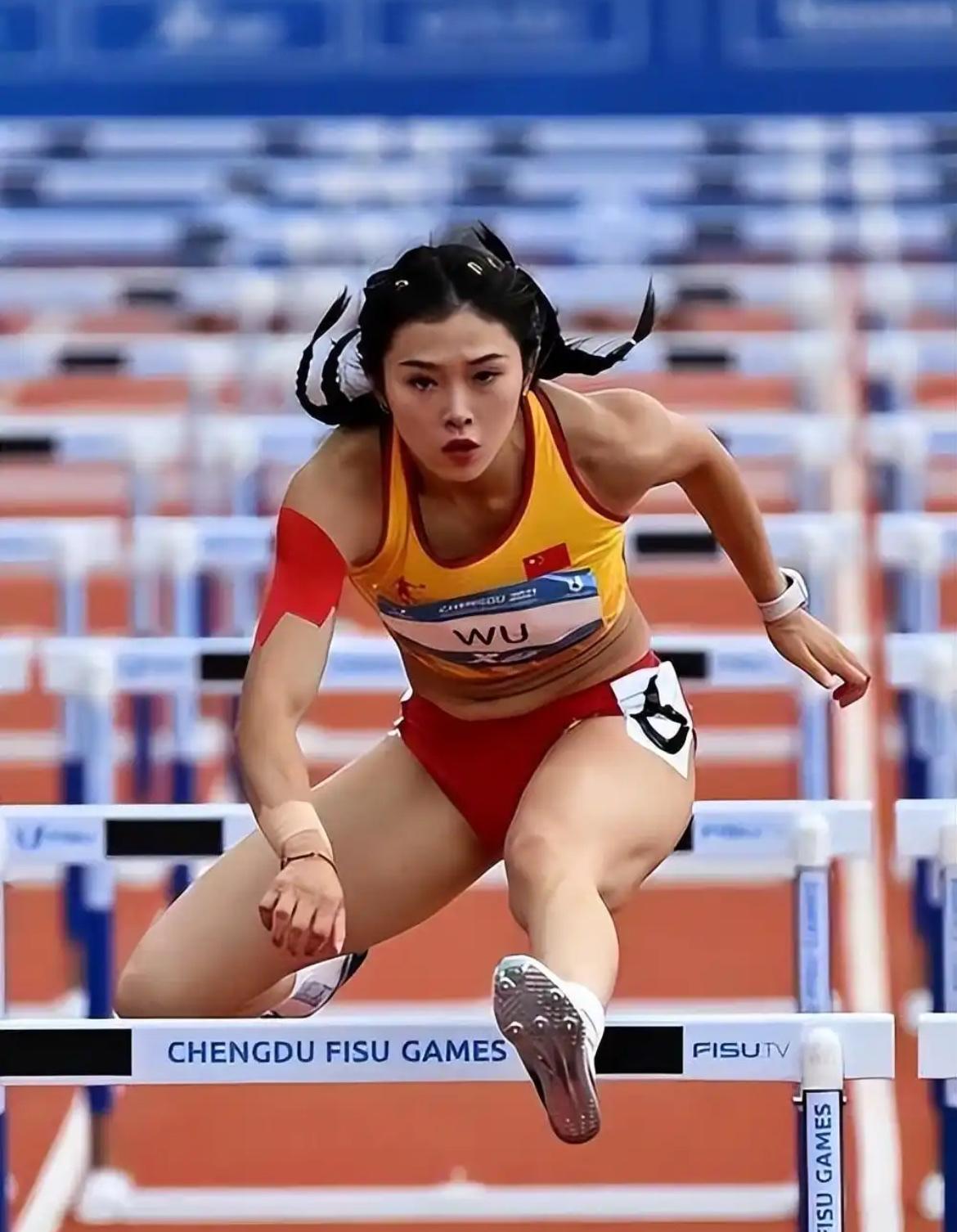 0.39秒，吴艳妮的亚运金牌梦已经被一个31岁的日本老将跑碎了！8月，日本选手