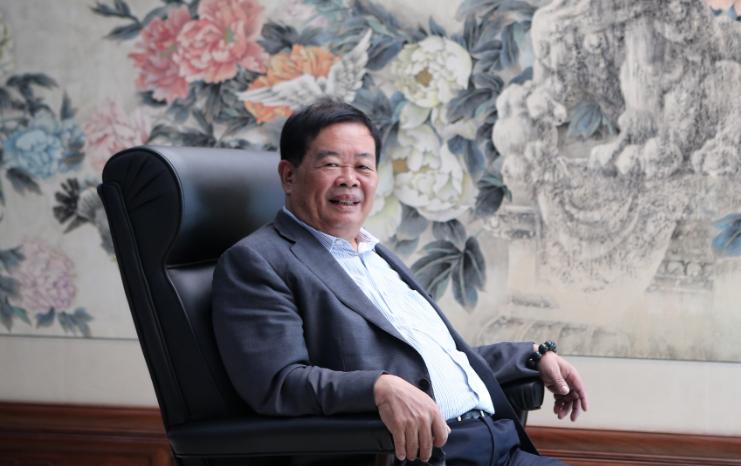 曹德旺选曹晖不简单！曹德旺选曹晖接班，车间老师傅们一点都不意外。