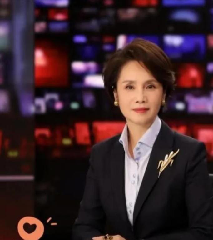 央视前主持人徐俐坦言：“两年前，我儿子顺利成婚，迎娶了一位温柔乖巧的儿媳。早在两