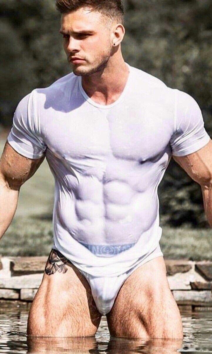 刚出泳池的那一刻，你先看到的是什么MaleModel