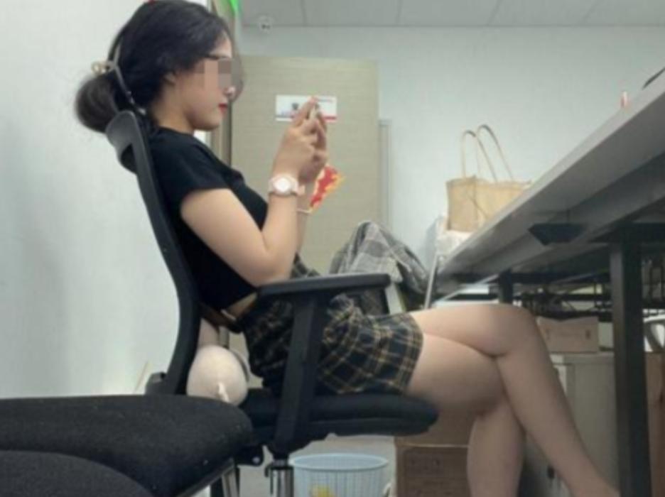 “这哪是上班，分明是白嫖！”西安一名24岁女子，入职上海某公司，月薪15