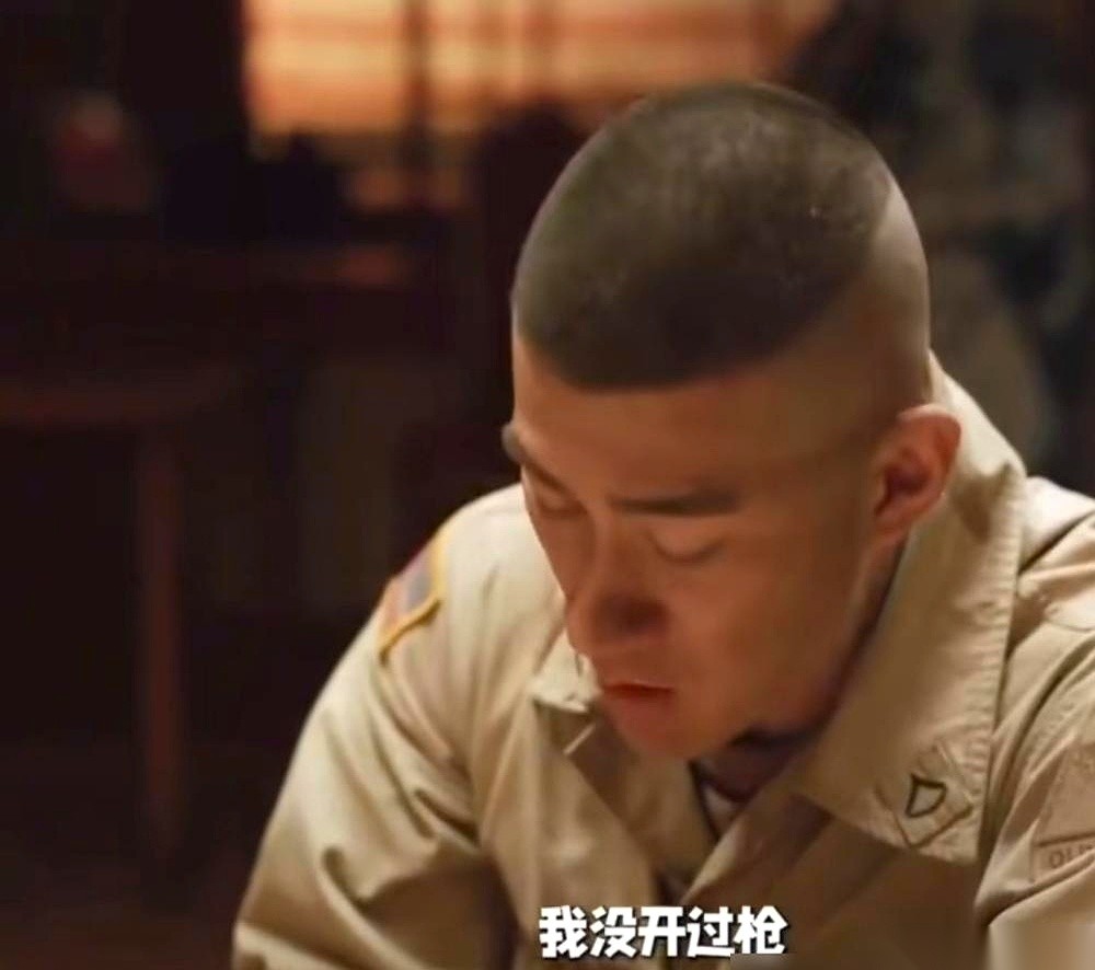 内娱一直有个著名的“连连看”组合：李治廷、王力宏、蒲巴甲。但最近的电影大银幕上，李治廷连着在《空枪》