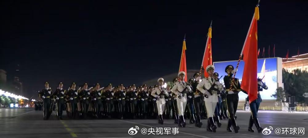 【#第一次综合演练现场画面#】8月9日夜间至8月10日凌晨，北京天安门地区举行了