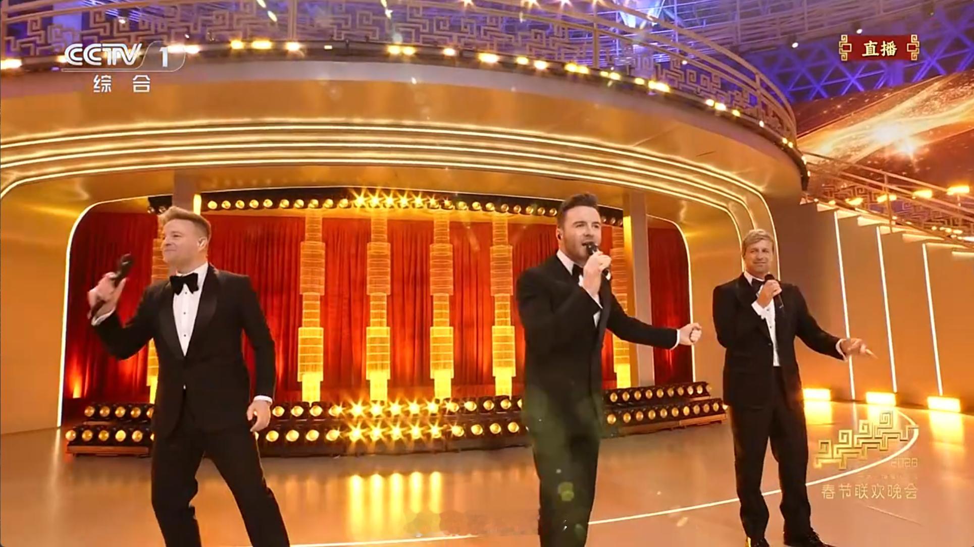 春晚卧槽，西域男孩一出来，我以为我看错了