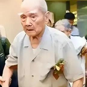 2002年，72岁台湾老兵回江苏老家探亲，喝多后突然嚎啕大哭："其实，我是共产党