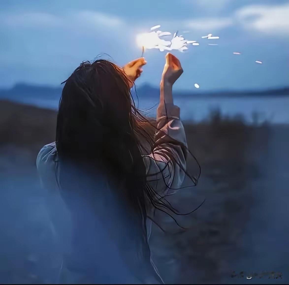 当代女性的觉醒就是：第一：富养自己。睡好，吃好，穿好，锻炼身体，提