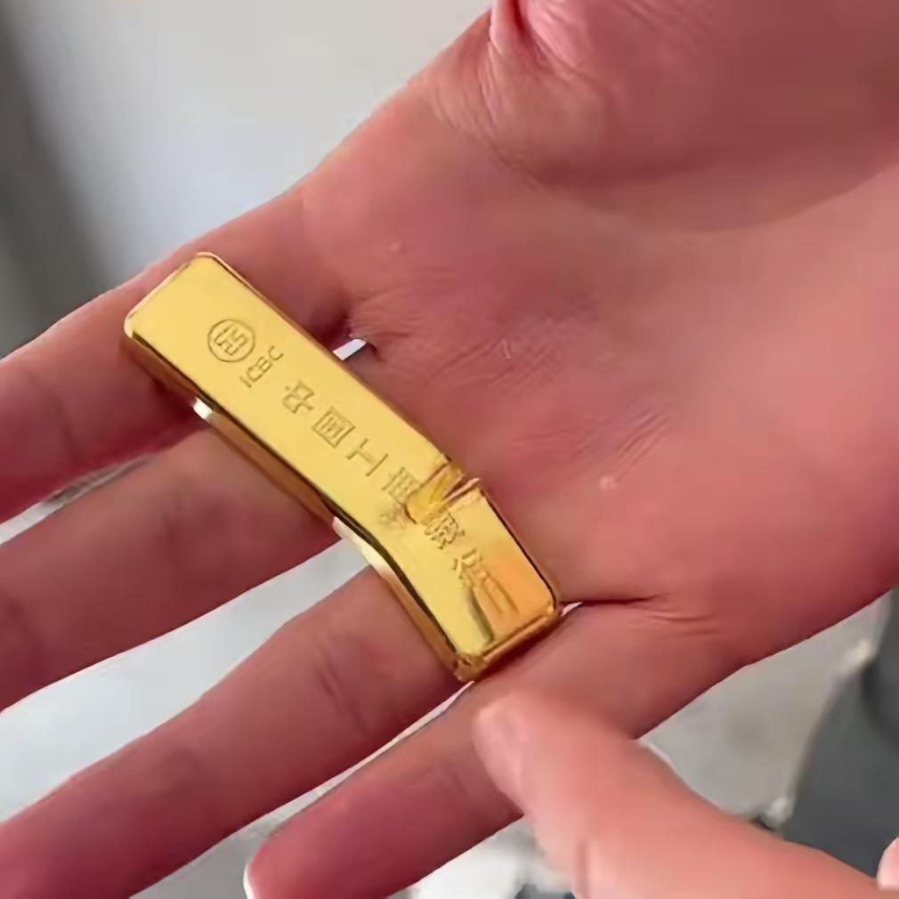 去年在工商银行买的金条每克560元，买了100克，现在黄金暴涨，去金店想卖掉黄金
