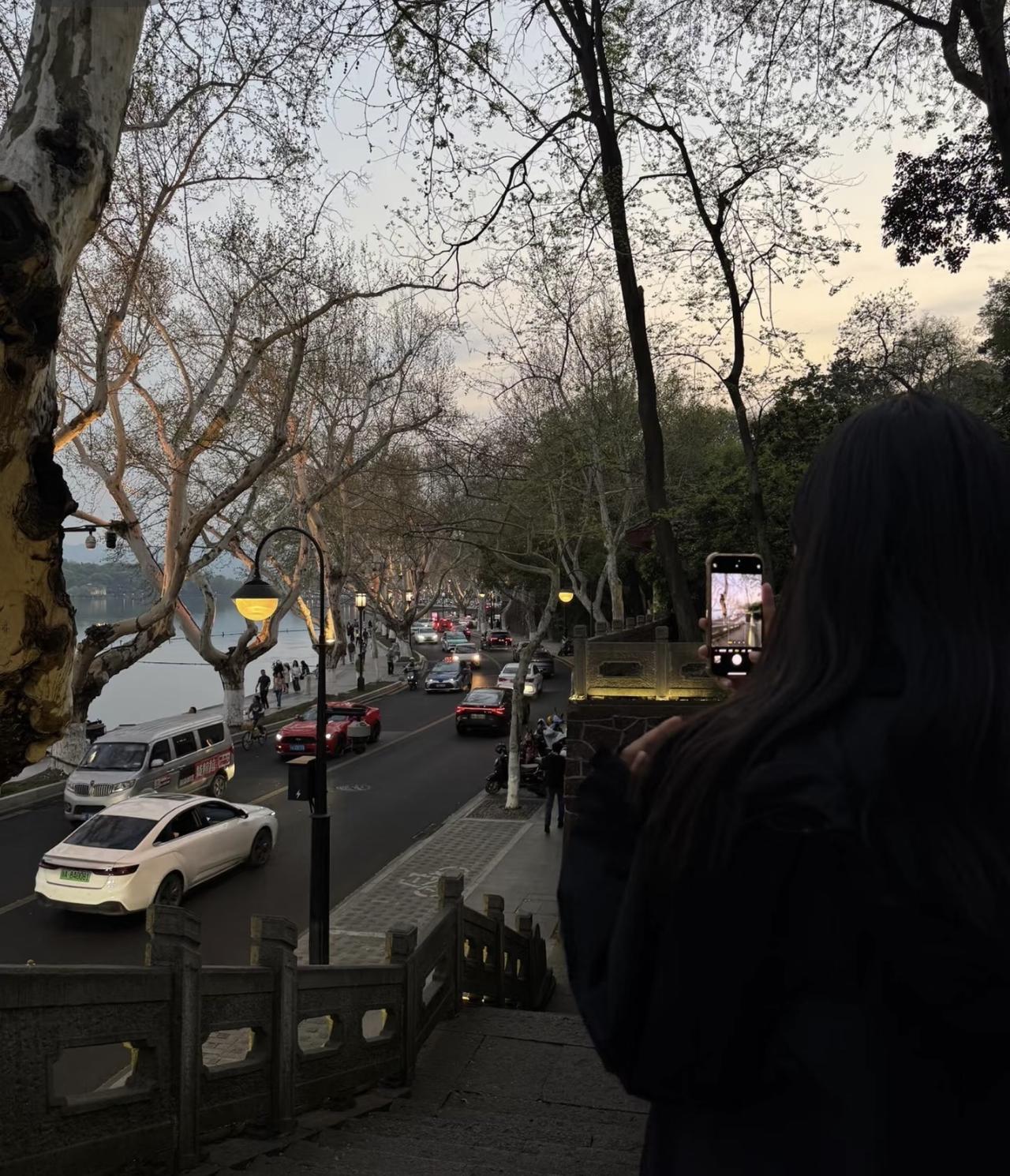 男人看待亲密关系，心思其实直白又现实，没有太多弯弯绕绕。但凡自身有能力、有底气