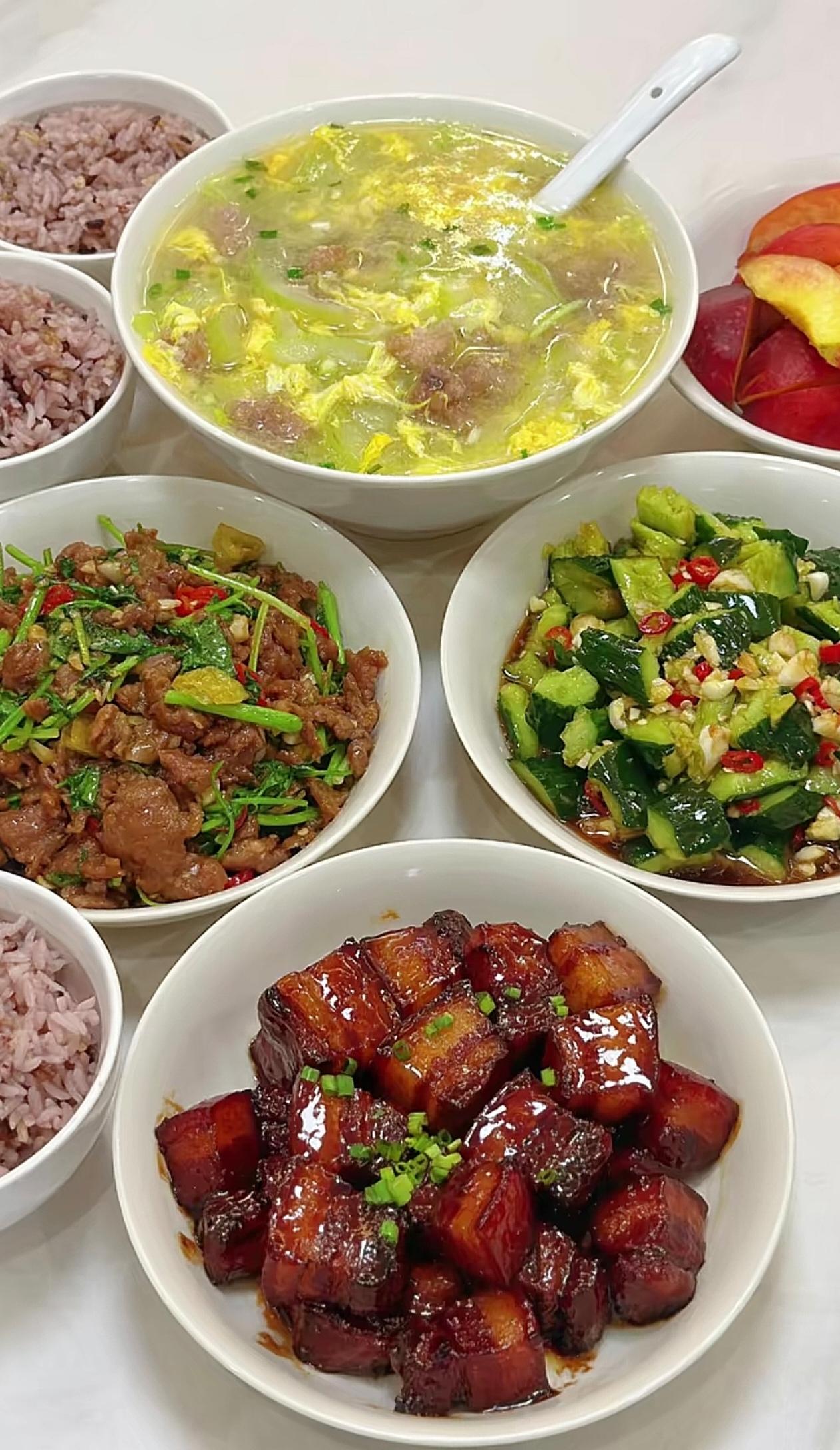 八天家常菜不重样都是普通家常小菜，自己买菜下厨，新鲜干净吃得舒心。发到家