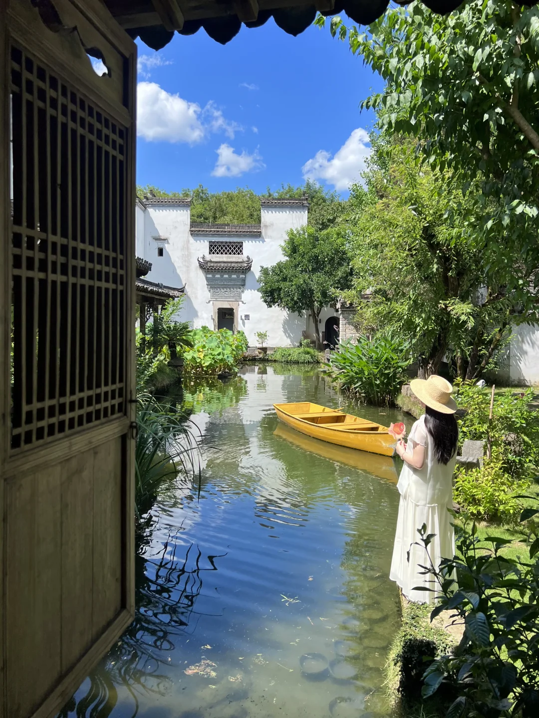 放弃呈坎，在西溪南住徽宅看鱼灯避暑天花板