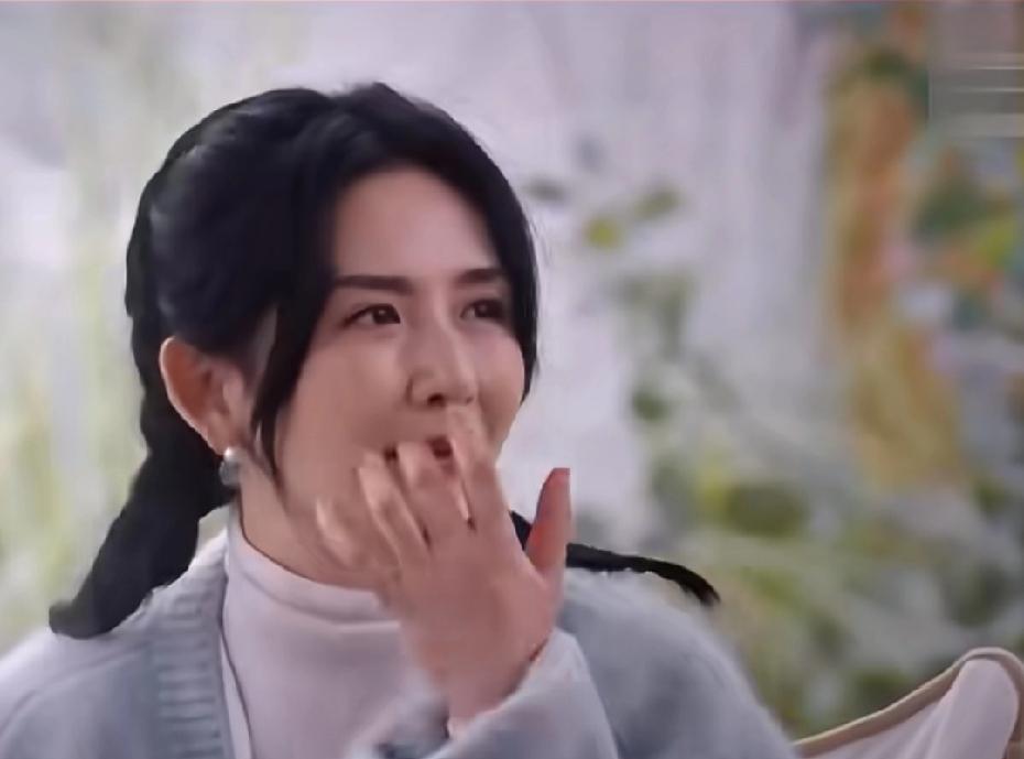 谢娜分享自己曾产后抑郁之前看谢娜在综艺里聊到自己产后抑郁，真的特别有共鸣。她当