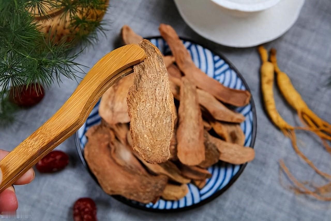 一提肾虚就乱喝六味地黄丸？大错特错！两味黄金搭档煮水，横扫各类肾虚一提肾虚，很