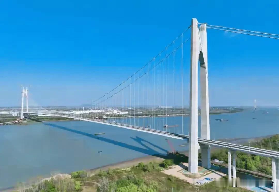 南京今日开通一座不限外牌且免费的过江通道!这座过江通道就是南京新