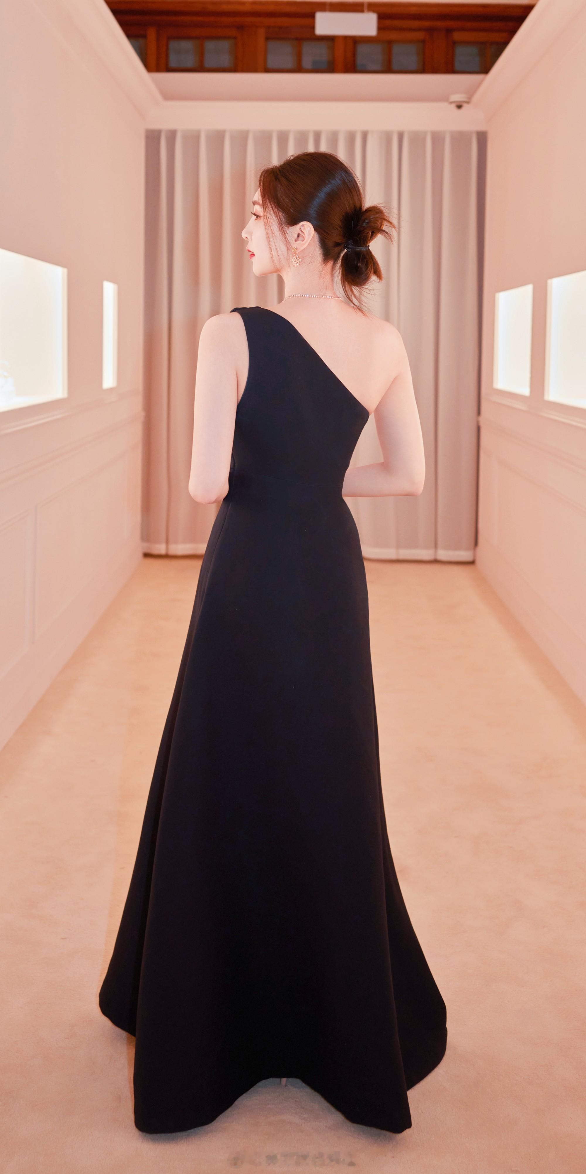 江疏影黑色系列穿搭