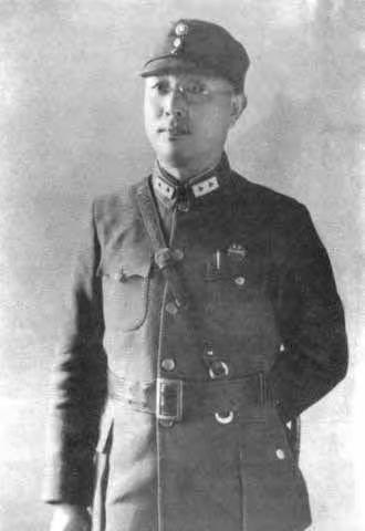 1949年，国军中将张轸率部起义，毛主席给萧劲光等人发报：“抽调两个师，让张轸当