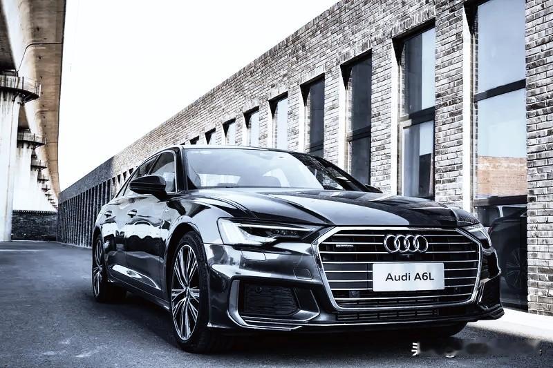 奥迪A6L25万8是“钓鱼价”？普通人到店直接涨2万+！谁被奥...