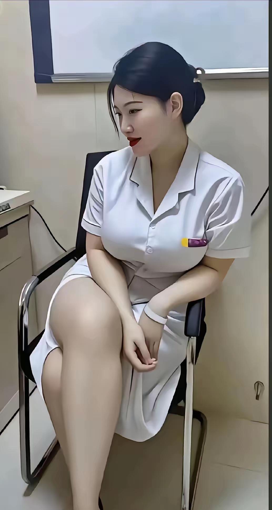 美女大夫，这颜值，看男科最得劲，如果碰上好歹让他瞧瞧病。如果你碰上这样的女大夫，