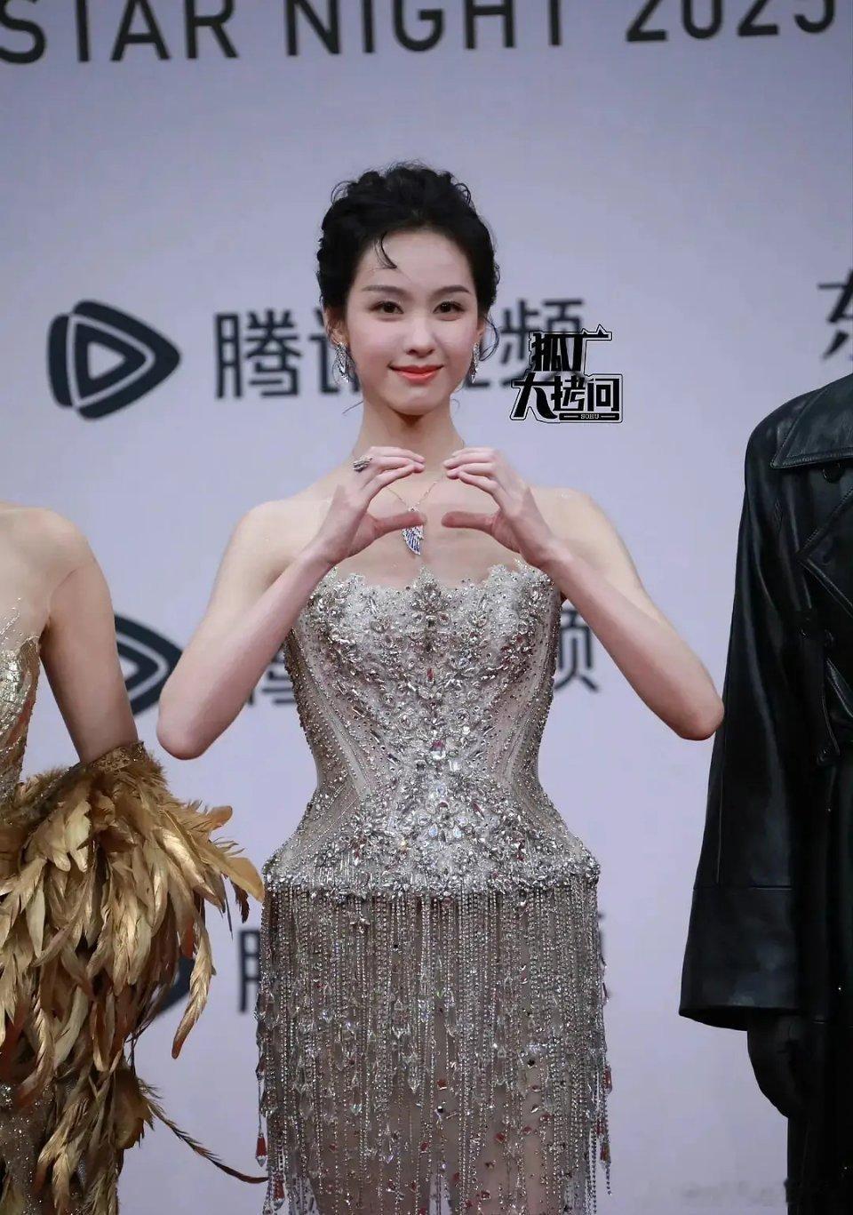 好显老啊，生图和照片差距真大。。。。