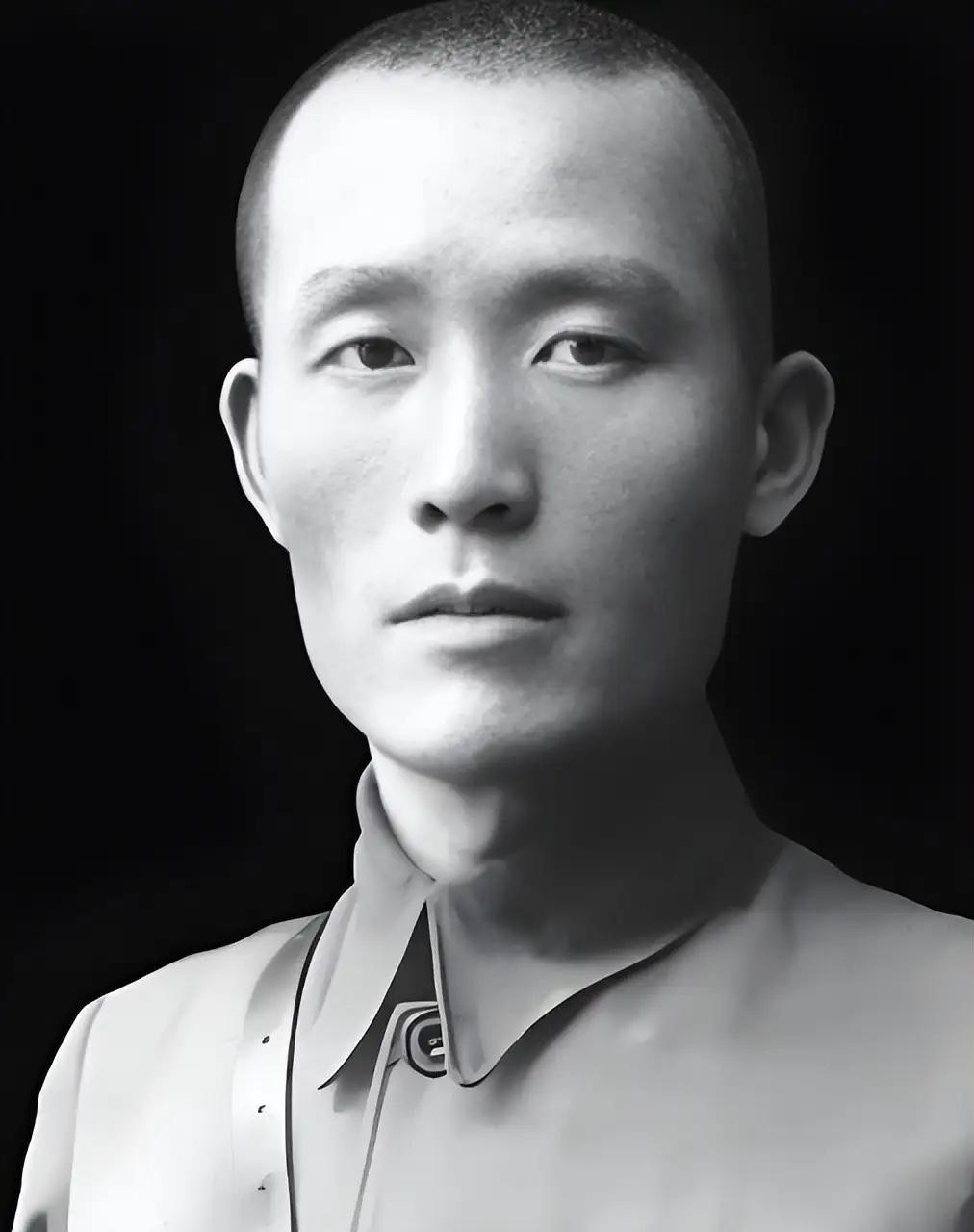 下图是吴石牺牲后，选择在台自首的“谍王”徐会之。通常情况下，自首都被认为是“背叛