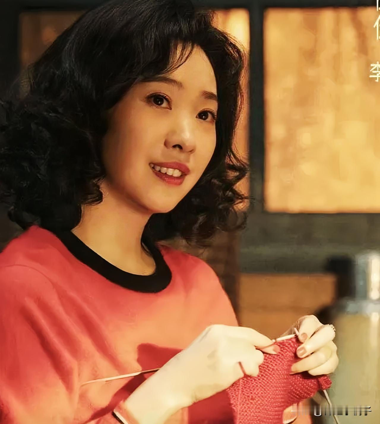 看《老舅》这剧，差点没把人气笑。舅妈帮大姑子养了十年娃，还是那种这辈子没指望