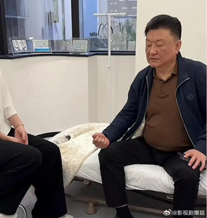 王宁老了，金龟子还是那么可爱，一生不变的发型!​​​