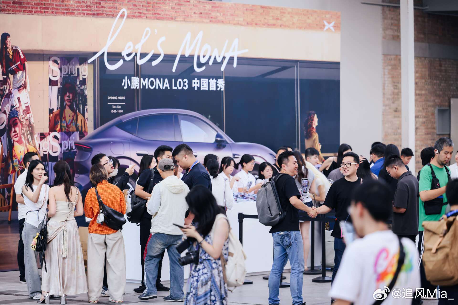 小鹏MONAL03发布了，预售价14.38万起，这个价格挺让人心动的。我仔细看