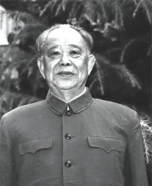 得知妻子牺牲，廖汉生无奈再婚，解放后谁知前妻和女儿却先后找来。1950年北京的