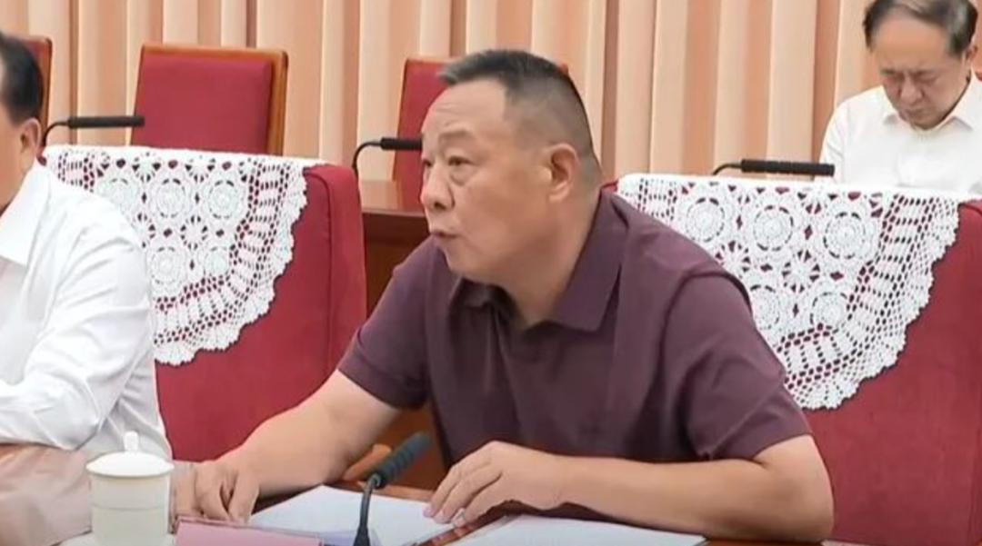 为什么男人的胡须，总是下巴先白很多男人会发现一个有意思的现象：明明头发依旧