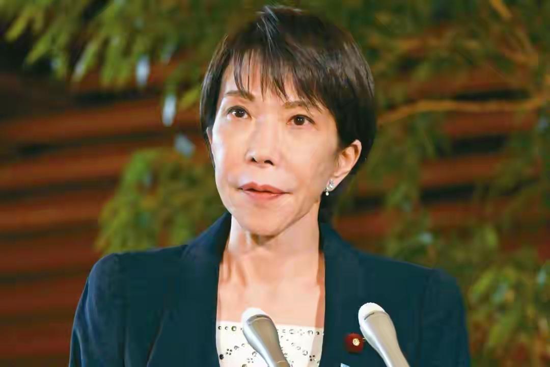 中方军舰刚入西太平洋，小泉、高市立刻戏精附体：爸，他要打上门了！尽管中日关系如