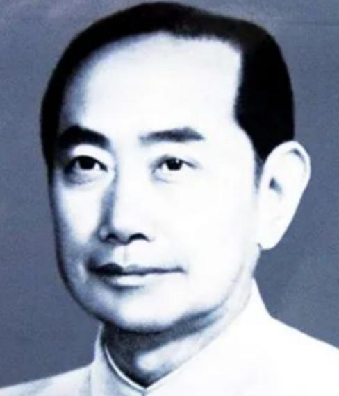 1947年8月，国民党驻盐城的师长李铁民下令将城内一百多地下党杀害，少将韩君明劝