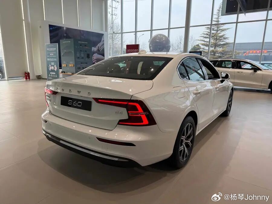 沃尔沃S60的价格已经来到了15.99万啥都好，就是是个前驱车沃尔沃s60深圳