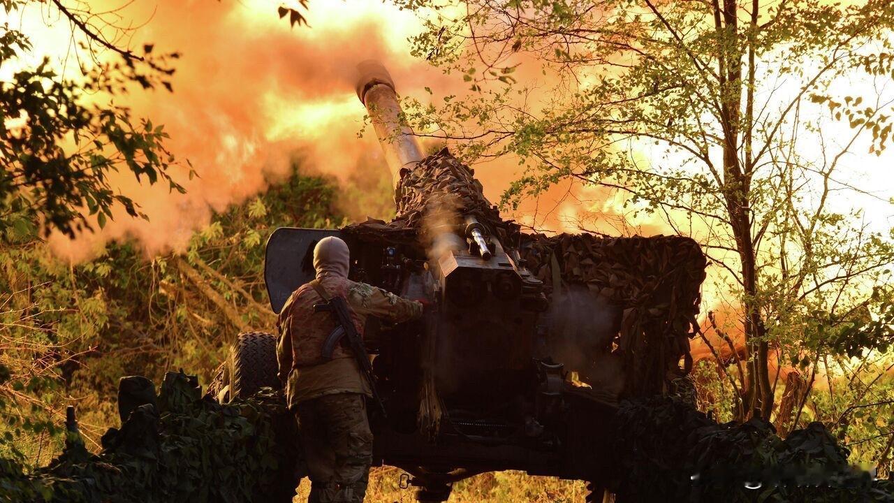 精准打击！俄罗斯红军城最新战况！俄罗斯媒体11月30日报道，据俄罗斯国防部最