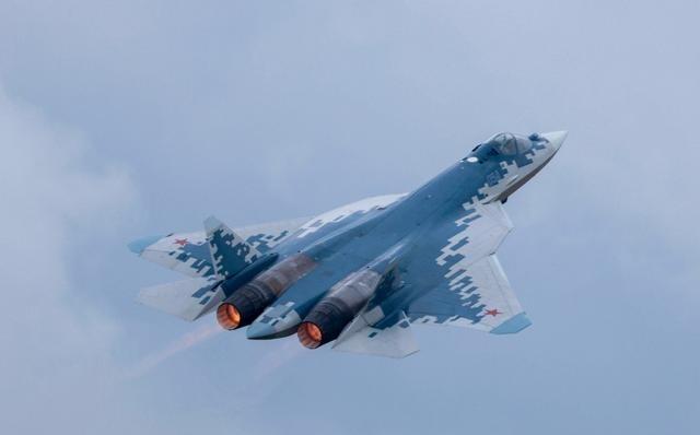 一个令乌克兰和整个欧洲，感到担心的情况出现了，那就是俄罗斯装备了大量的五代机苏-