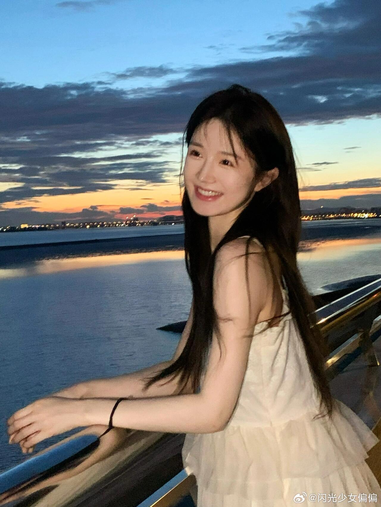 小狗才不会怪你小狗只想要抱抱